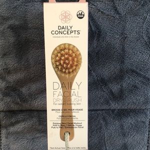 Daily Facial Dry Brush